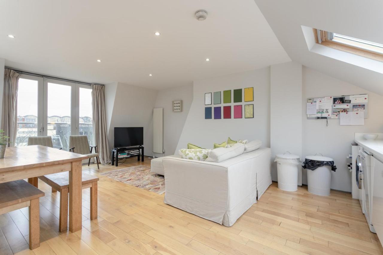 2 Bedroom Apartment Hammersmith Grove Sleeps 4 London Eksteriør bilde