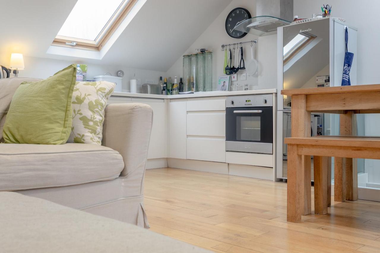 2 Bedroom Apartment Hammersmith Grove Sleeps 4 London Eksteriør bilde