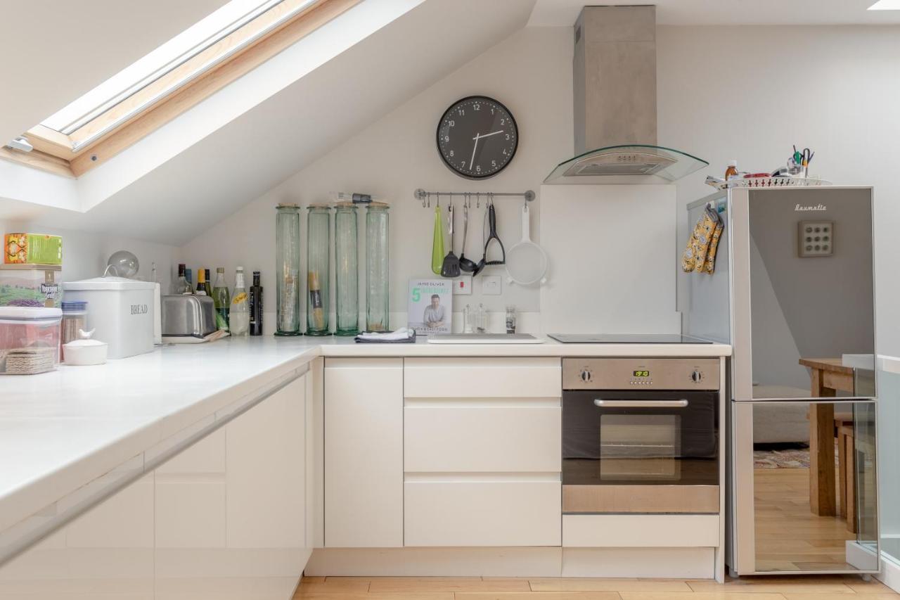 2 Bedroom Apartment Hammersmith Grove Sleeps 4 London Eksteriør bilde