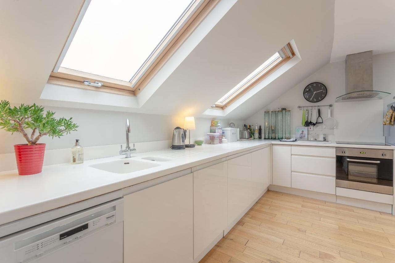 2 Bedroom Apartment Hammersmith Grove Sleeps 4 London Eksteriør bilde